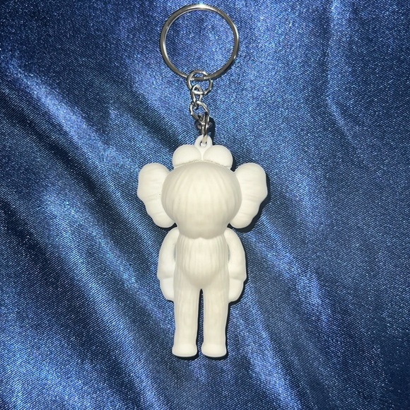 Off white Kaws collectors keychain - Picture 2 of 2